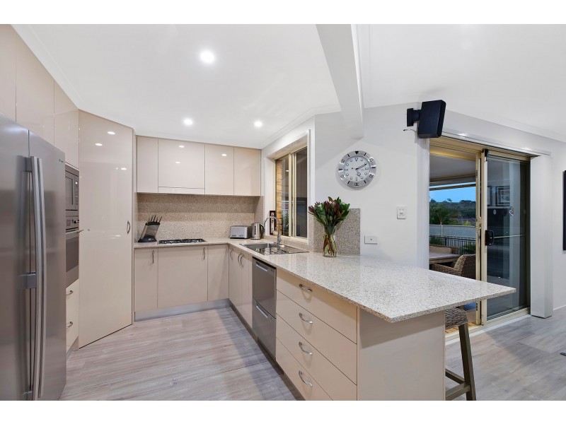 17 Bolton Street, Bateau Bay NSW 2261