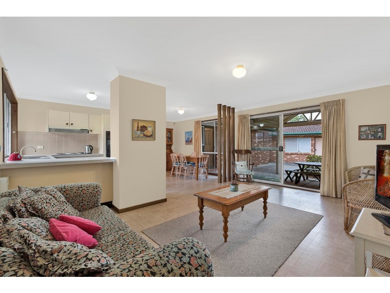 4 Kaystone Close, Bateau Bay NSW 2261