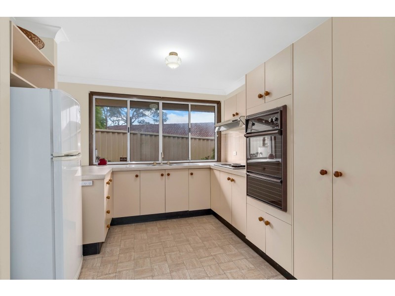4 Kaystone Close, Bateau Bay NSW 2261