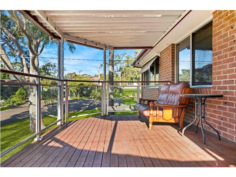 9 Banks Close, Bateau Bay NSW 2261