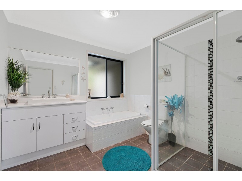 44a Sabrina Avenue, Bateau Bay NSW 2261