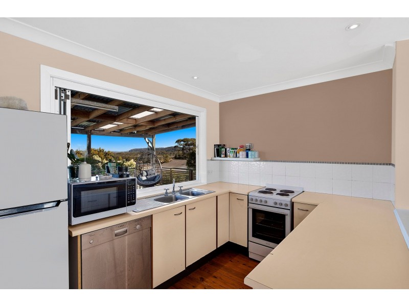 41 Valley View Road, Bateau Bay NSW 2261