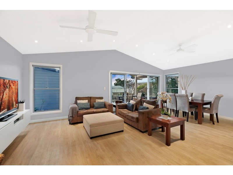 187 Bateau Bay Road, Bateau Bay NSW 2261