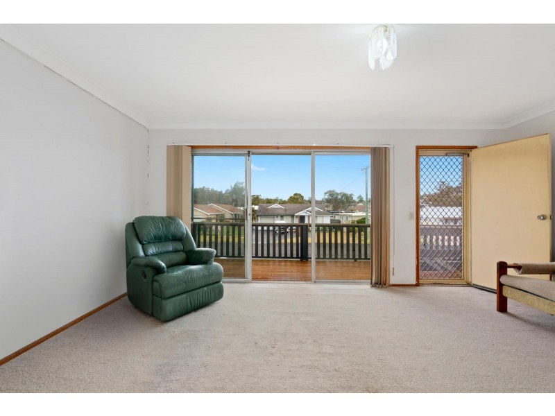 16 Elewa Ave, Bateau Bay NSW 2261