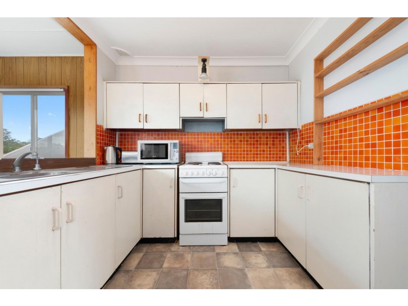 16 Elewa Ave, Bateau Bay NSW 2261