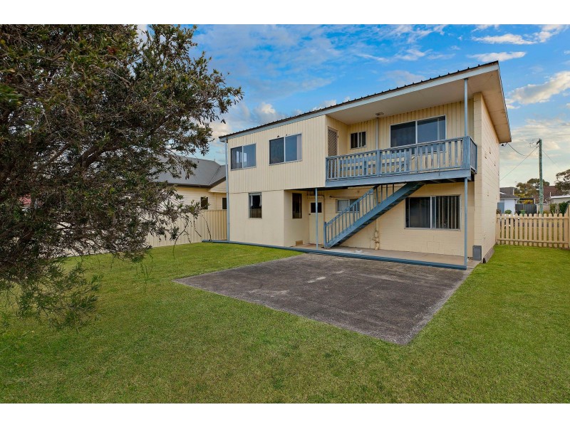 16 Elewa Ave, Bateau Bay NSW 2261
