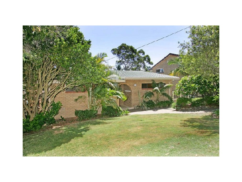 6 Pasadena Ave, Bateau Bay NSW 2261