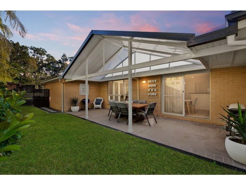 25 Passage Road, Bateau Bay NSW 2261