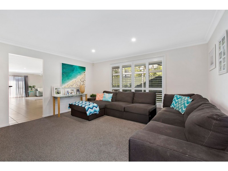 25 Passage Road, Bateau Bay NSW 2261