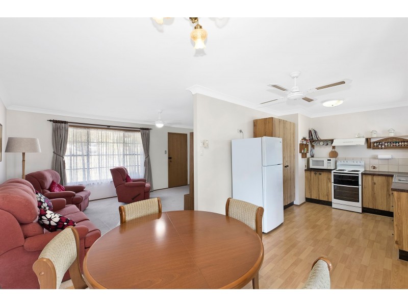 32 Premier Way, Bateau Bay NSW 2261