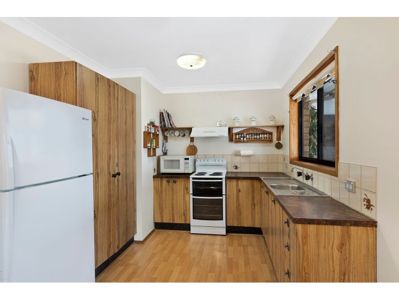 32 Premier Way, Bateau Bay NSW 2261