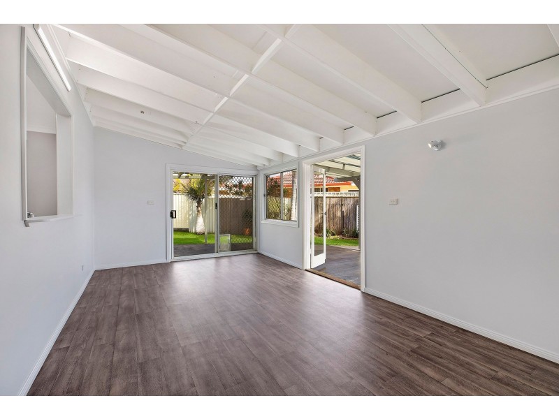 3 Clyde Close, Bateau Bay NSW 2261