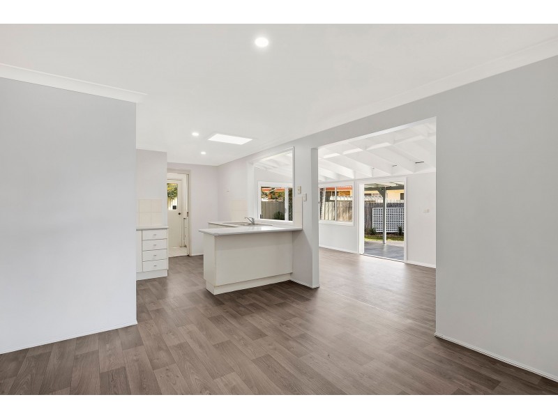 3 Clyde Close, Bateau Bay NSW 2261