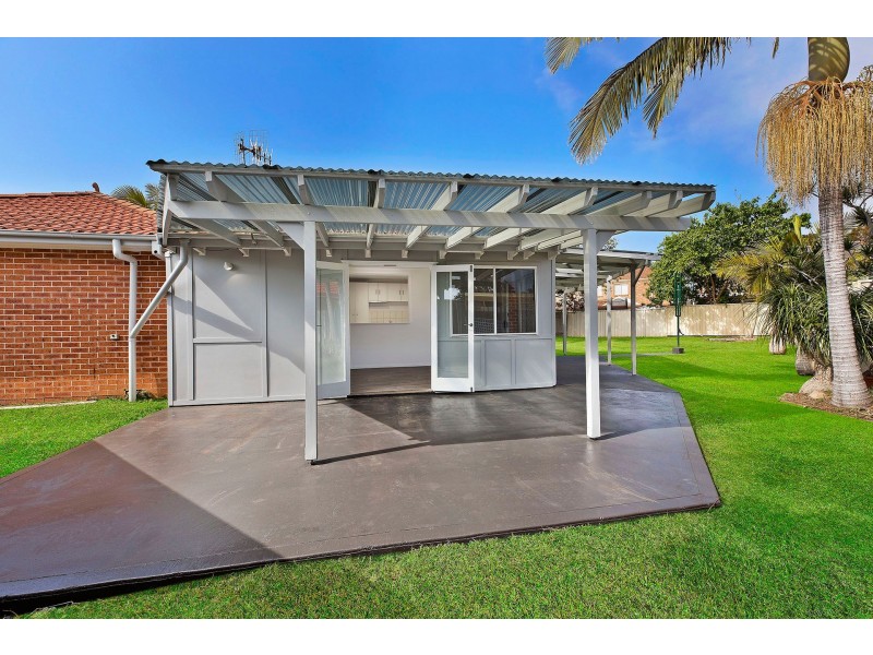 3 Clyde Close, Bateau Bay NSW 2261