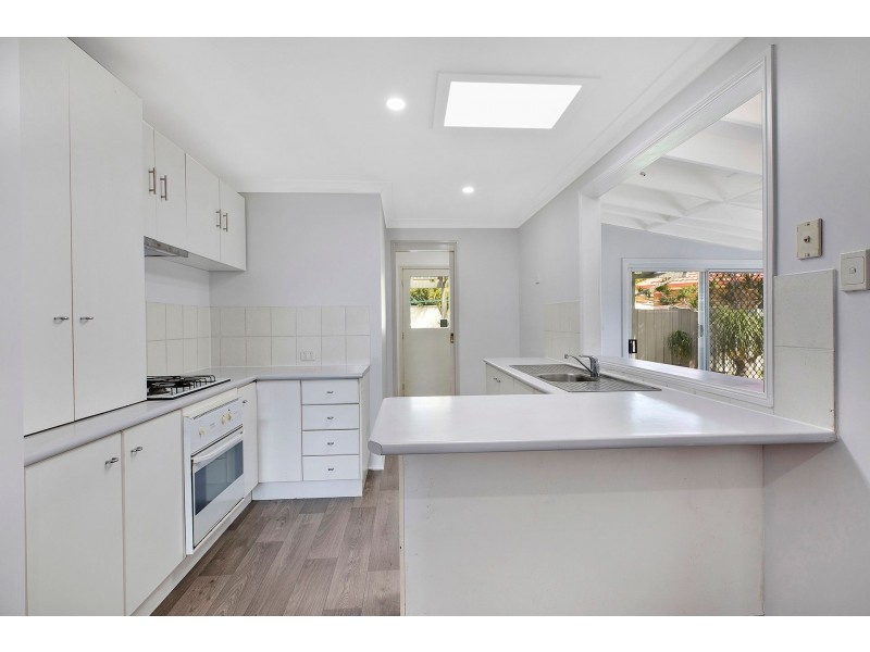 3 Clyde Close, Bateau Bay NSW 2261