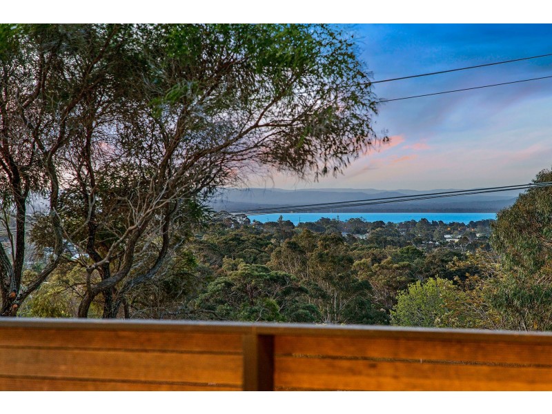 18 Mermaid Drive, Bateau Bay NSW 2261