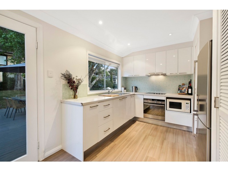18 Mermaid Drive, Bateau Bay NSW 2261