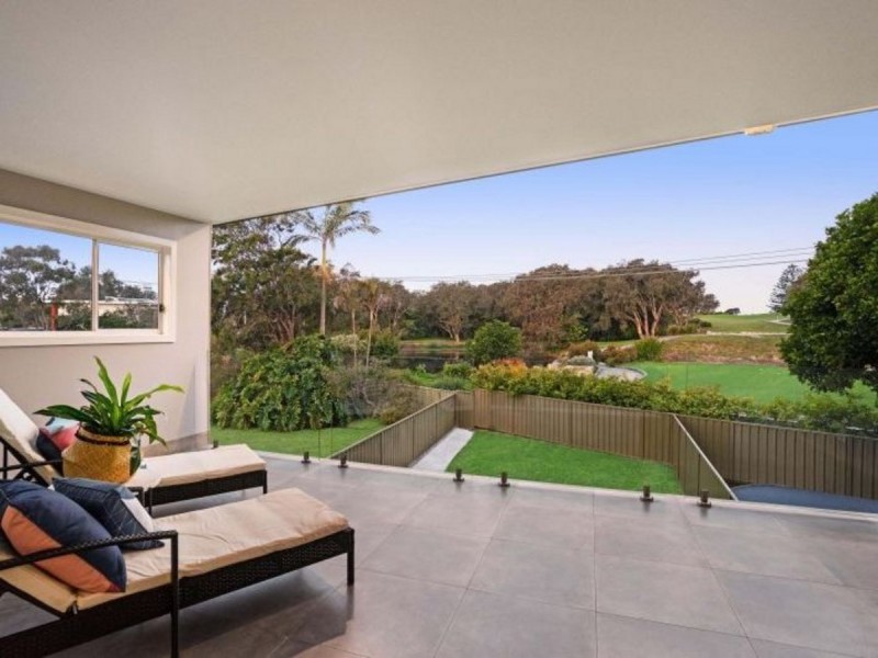 8 Grandview Street, Shelly Beach NSW 2261