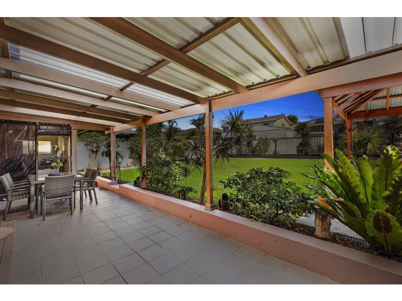 10 Highclere Street, Bateau Bay NSW 2261
