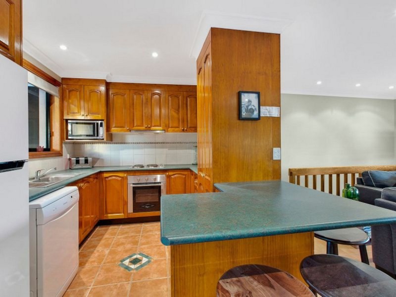 27 Marlowe Road, Bateau Bay NSW 2261