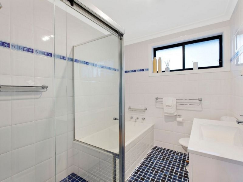 27 Marlowe Road, Bateau Bay NSW 2261