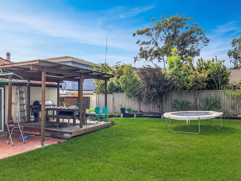 35 Papala Avenue, Bateau Bay NSW 2261