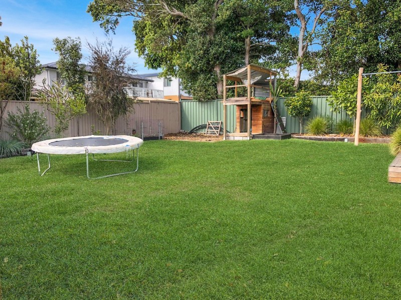 35 Papala Avenue, Bateau Bay NSW 2261