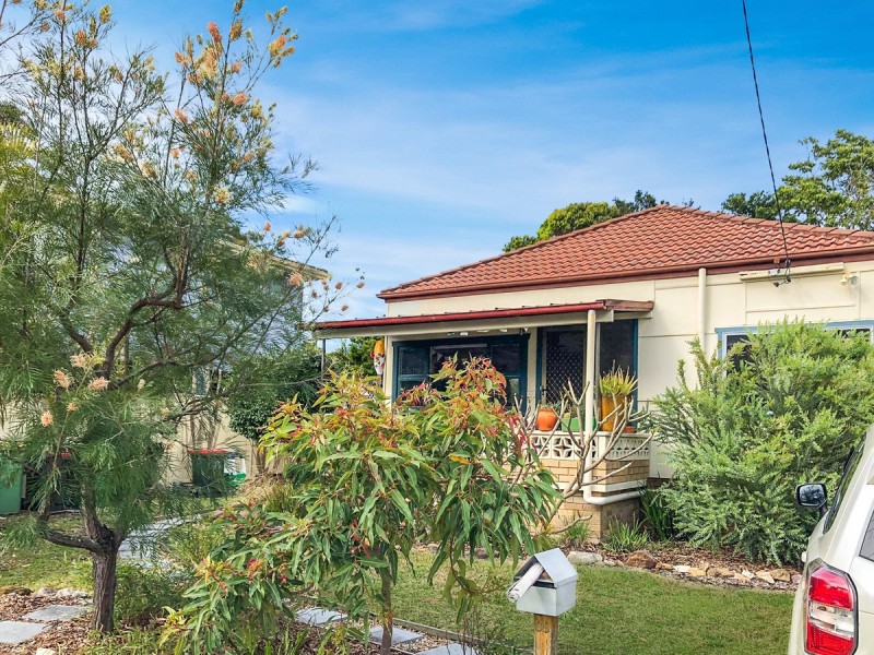 35 Papala Avenue, Bateau Bay NSW 2261