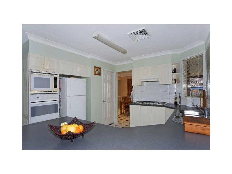 25 Dunning Ave, Bateau Bay NSW 2261