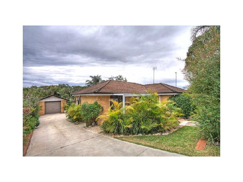 123 Cresthaven Ave, Bateau Bay NSW 2261