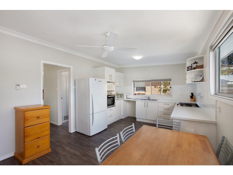 45a Lakin Street, Bateau Bay NSW 2261
