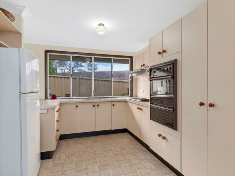 4 Kaystone Close, Bateau Bay NSW 2261