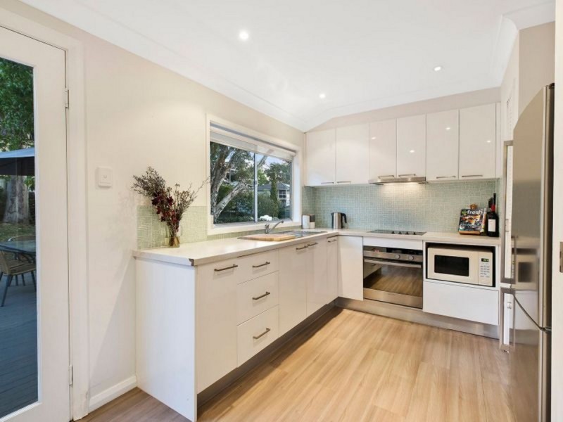 18 Mermaid Drive, Bateau Bay NSW 2261