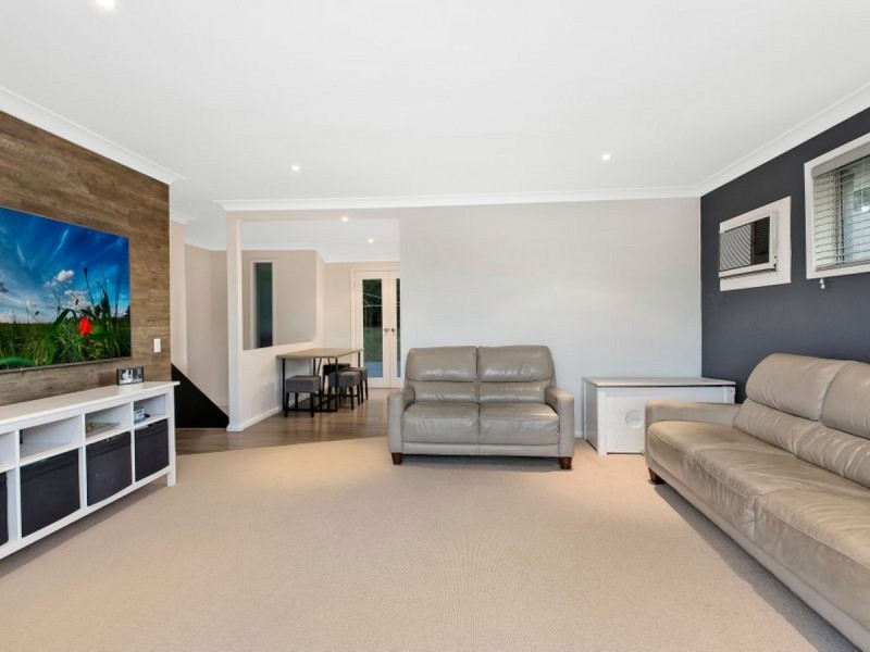 18 Mermaid Drive, Bateau Bay NSW 2261