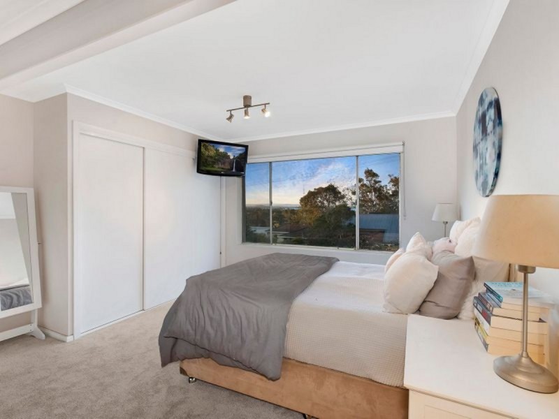 18 Mermaid Drive, Bateau Bay NSW 2261