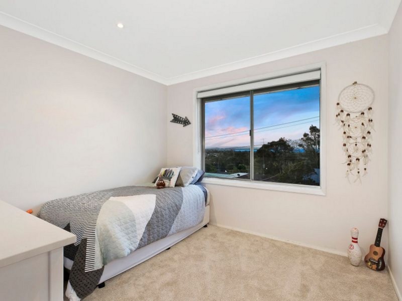 18 Mermaid Drive, Bateau Bay NSW 2261