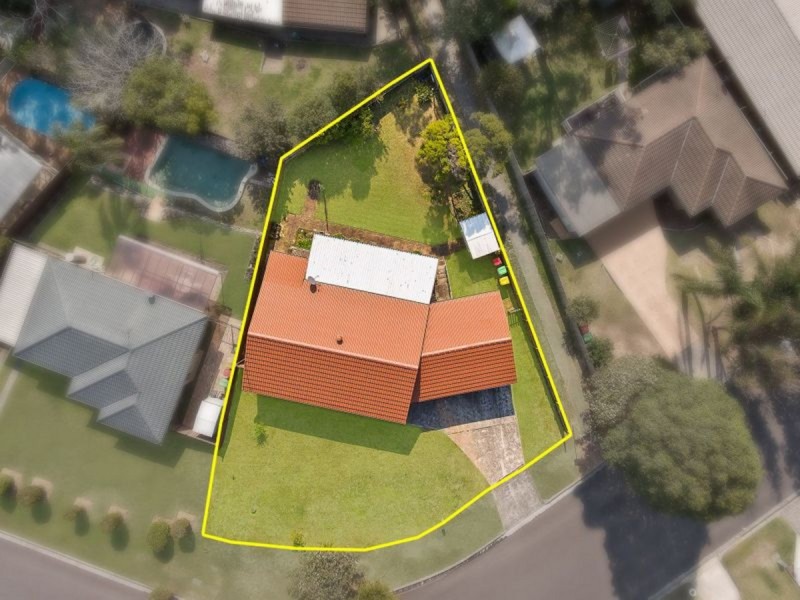 32 Premier Way, Bateau Bay NSW 2261