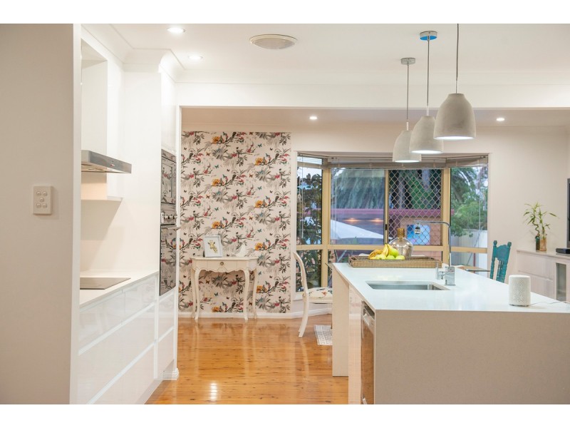 15 Hillcrest Avenue, Bateau Bay NSW 2261