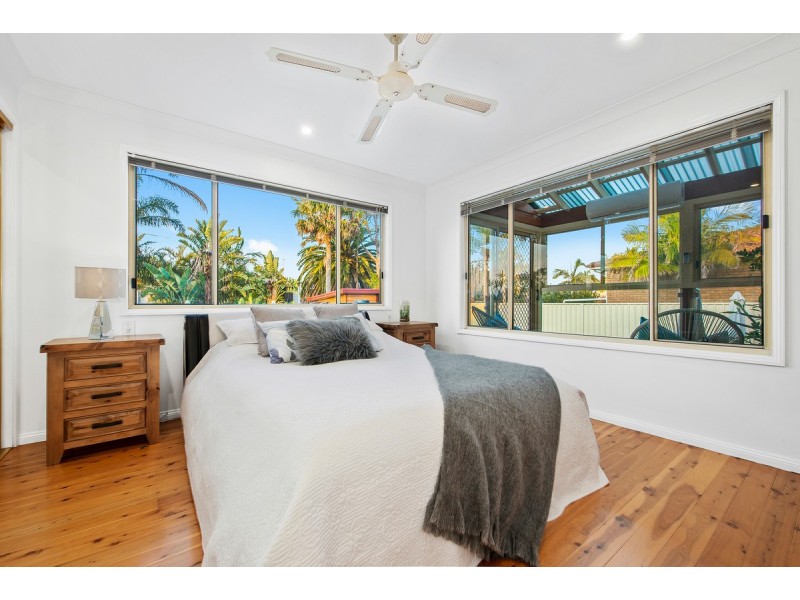 15 Hillcrest Avenue, Bateau Bay NSW 2261