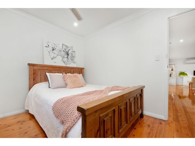 15 Hillcrest Avenue, Bateau Bay NSW 2261