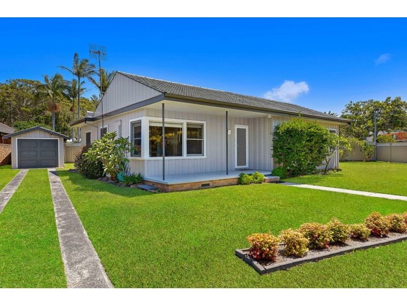 28 Bateau Bay Road, Bateau Bay NSW 2261