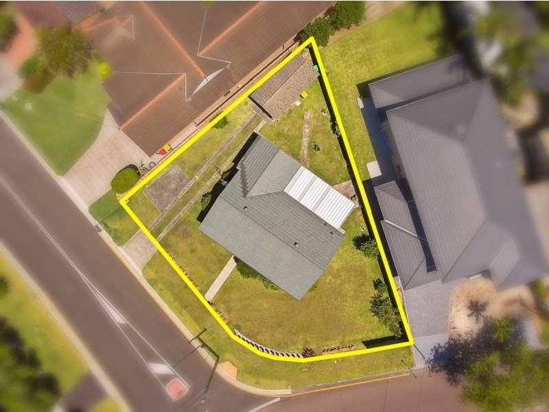 28 Bateau Bay Road, Bateau Bay NSW 2261