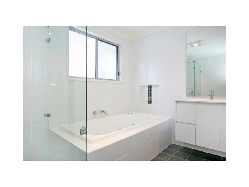 29a Bateau Bay Road, Bateau Bay NSW 2261