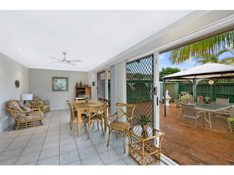 4 Viscount Close, Shelly Beach NSW 2261