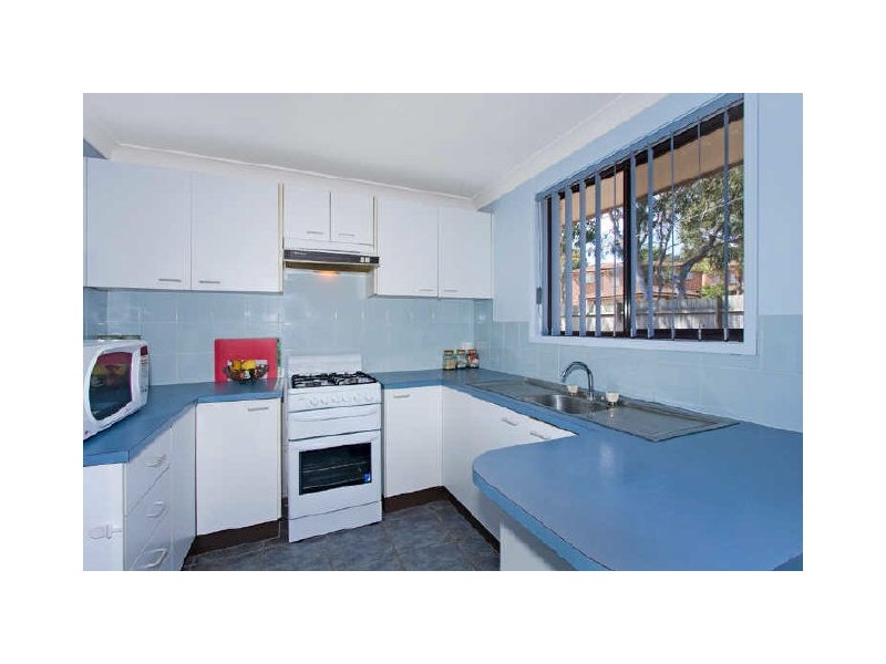 1/1 Hobbs Close, Bateau Bay NSW 2261