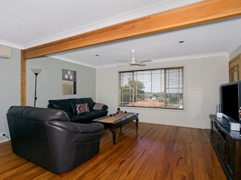 4 Talara Avenue, Bateau Bay NSW 2261