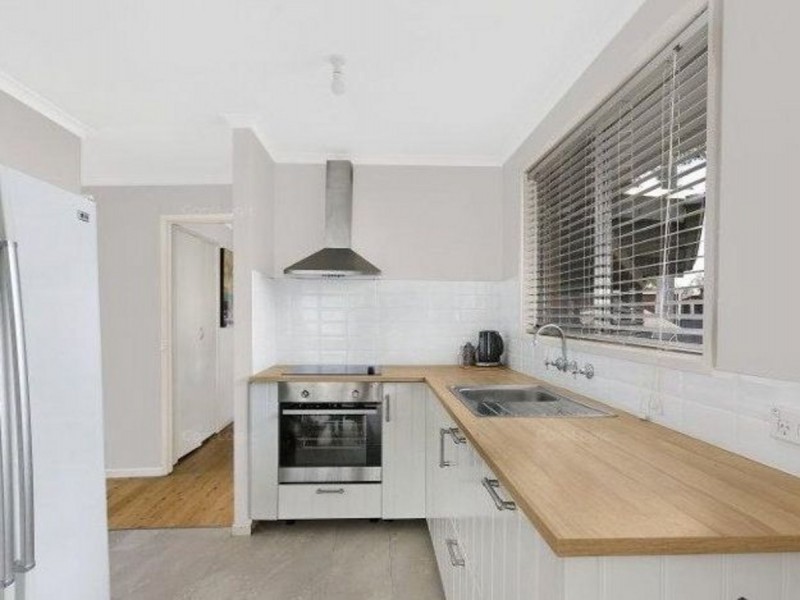 2 Monroe Place, Watanobbi NSW 2259