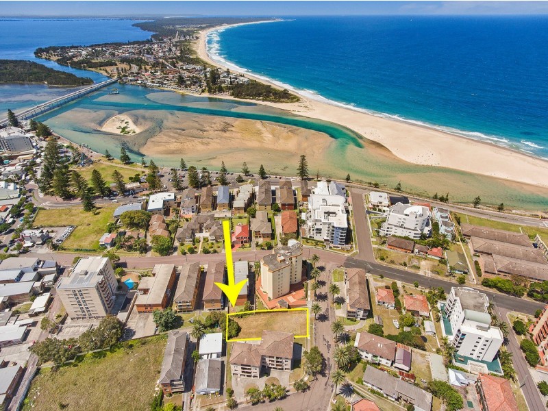 16 Bayview Avenue, The Entrance NSW 2261