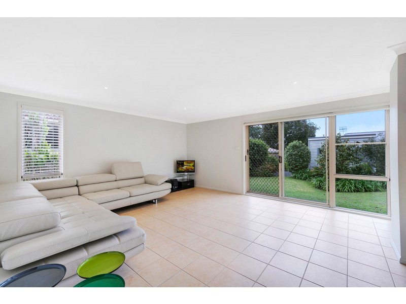8 Point Street, Bateau Bay NSW 2261