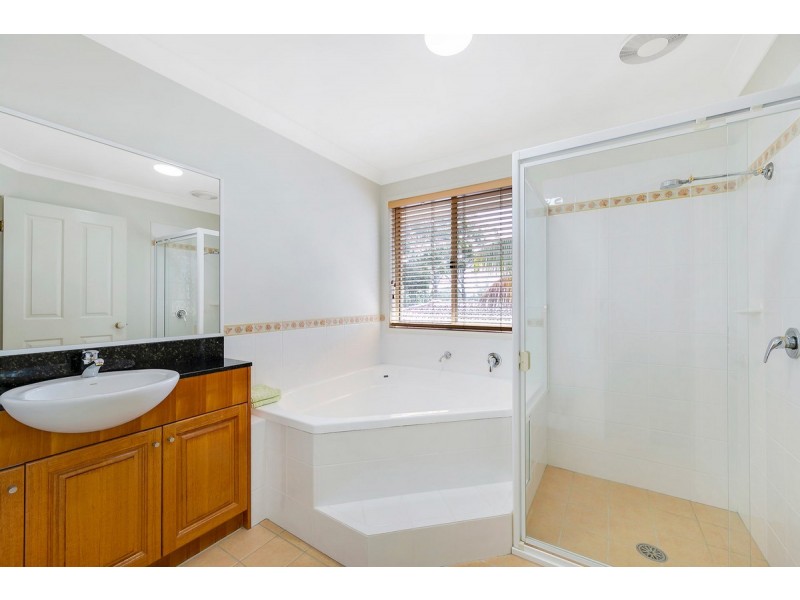 8 Point Street, Bateau Bay NSW 2261